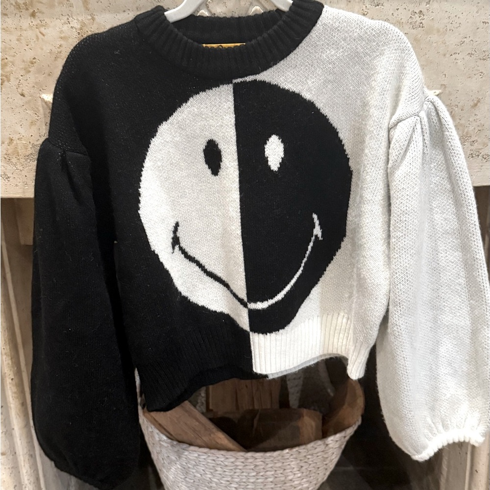 Farm Rio x Smiley Icon Pullover Sweater XS NWT